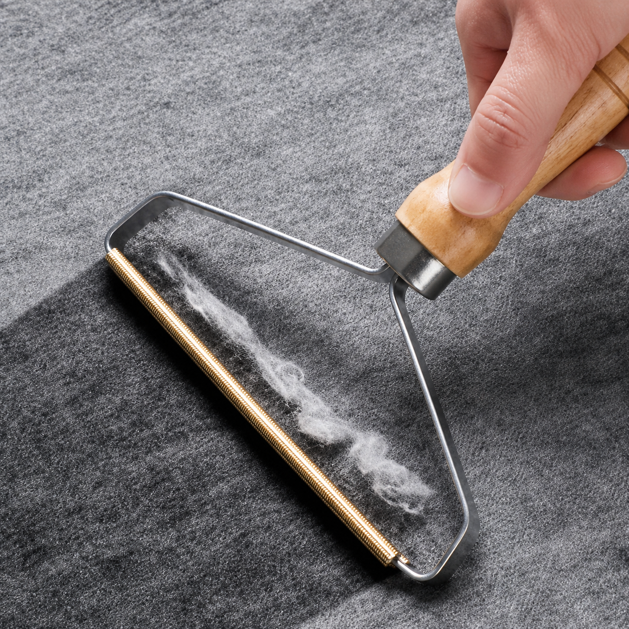 Reusable Pet Hair & Lint Remover Brush – Manual Fabric Cleaner for Clothes, Sofas & Furniture